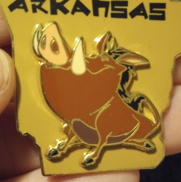 Puma from lion King, Arkansas trading pin 2002 - Picture 2 of 3